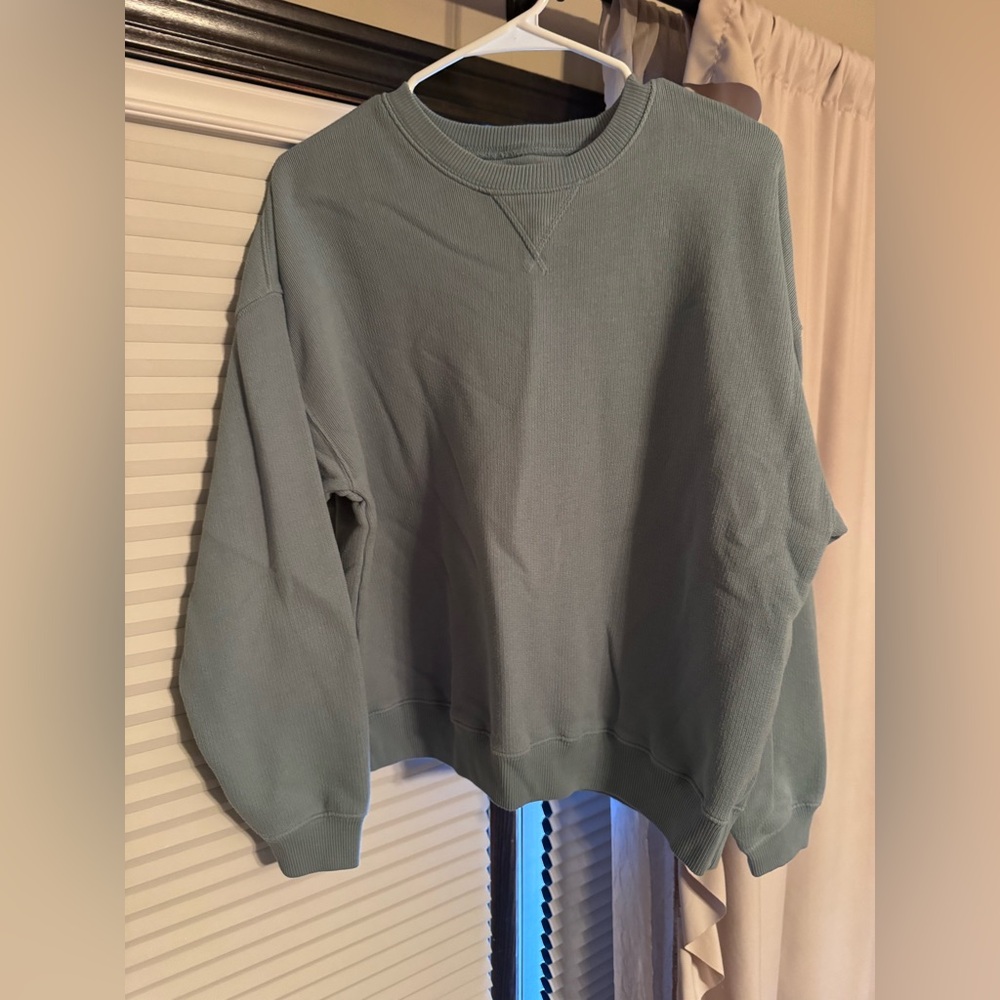 American Eagle Outfitters Greenish/Gray Sweatshirt